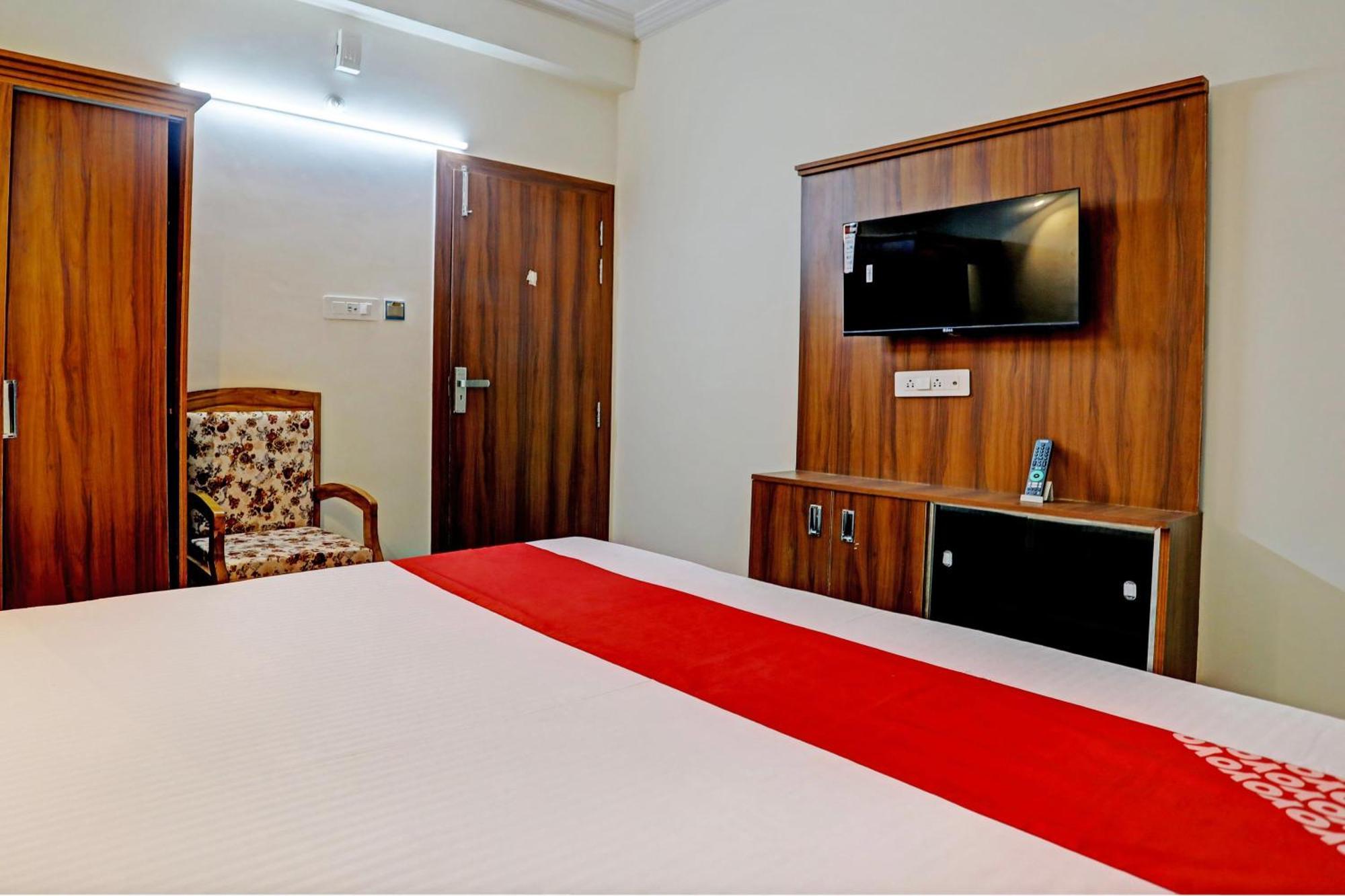 Hotel O Al Diwan Banquet And Suites Канпур Екстериор снимка