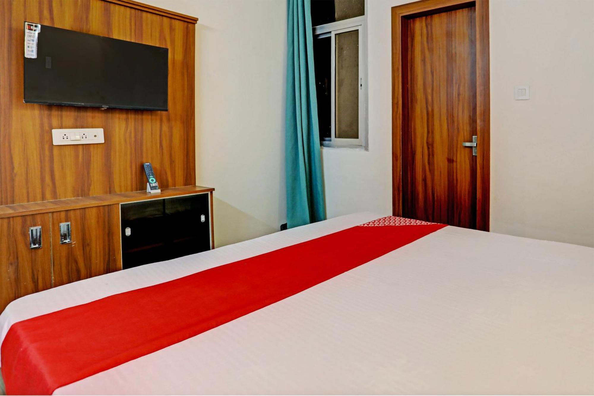 Hotel O Al Diwan Banquet And Suites Канпур Екстериор снимка